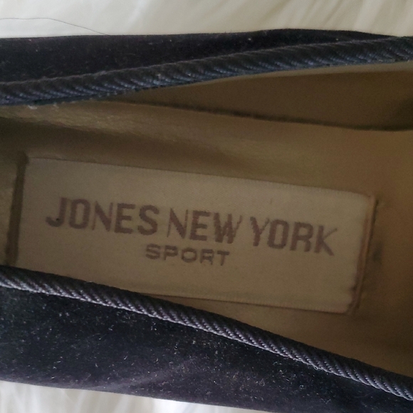 Jones New York Black Vintage  Suede Slip On Loafers with Embroidered  Design 6.5 - Picture 11 of 15